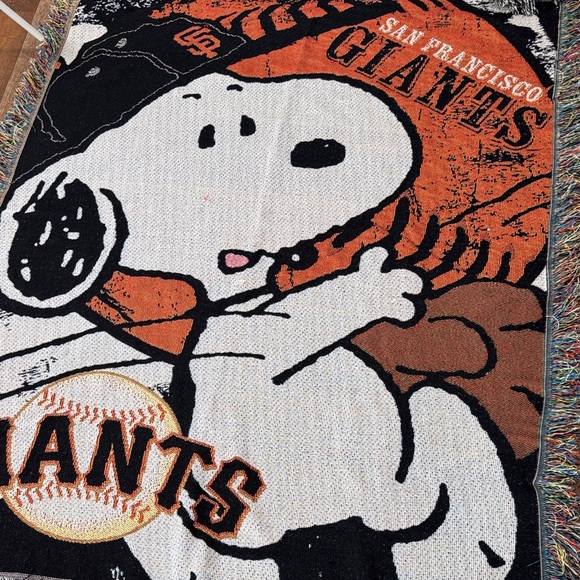 San Francisco Giants Snoopy Throw Blanket - Picture 3 of 4